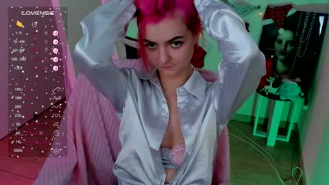 Snapshot of red_bestie_ chatting on January 2025 04:39:02 PM Bestie online show from January 2025 04:39:02 PM