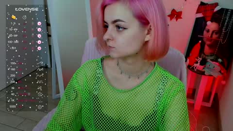 Snapshot of red_bestie_ chatting on January 2025 01:49:02 PM Bestie online show from January 2025 01:49:02 PM