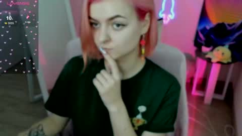 Snapshot of red_bestie_ chatting on February 2025 07:37:02 AM Bestie online show from February 2025 07:37:02 AM