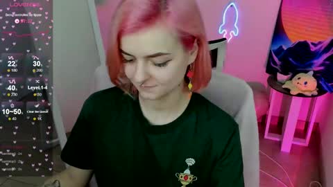 Snapshot of red_bestie_ chatting on February 2025 10:43:02 AM Bestie online show from February 2025 10:43:02 AM