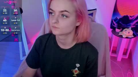 Snapshot of red_bestie_ chatting on February 2025 01:46:02 AM Bestie online show from February 2025 01:46:02 AM