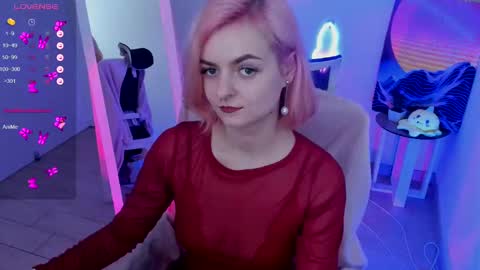 Snapshot of red_bestie_ chatting on February 2025 05:15:02 PM Bestie online show from February 2025 05:15:02 PM