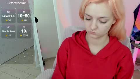 Snapshot of red_bestie_ chatting on September 2025 12:15:02 PM Bestie online show from September 2025 12:15:02 PM