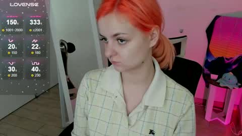 Snapshot of red_bestie_ chatting on September 2025 12:10:01 PM Bestie online show from September 2025 12:10:01 PM