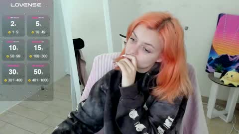 Snapshot of red_bestie_ chatting on October 2025 12:49:02 PM Bestie online show from October 2025 12:49:02 PM