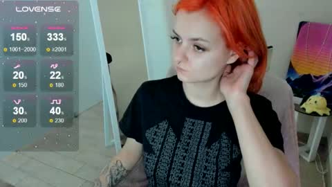 Snapshot of red_bestie_ chatting on October 2025 01:28:01 PM Bestie online show from October 2025 01:28:01 PM