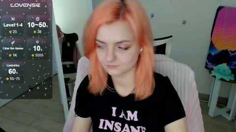 Snapshot of red_bestie_ chatting on November 2025 03:44:01 PM Bestie online show from November 2025 03:44:01 PM