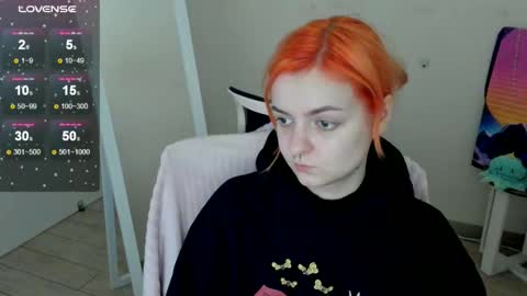 Snapshot of red_bestie_ chatting on December 2025 01:27:01 PM Bestie online show from December 2025 01:27:01 PM