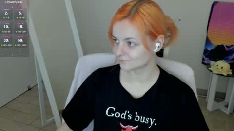 Snapshot of red_bestie_ chatting on December 2025 01:59:02 PM Bestie online show from December 2025 01:59:02 PM