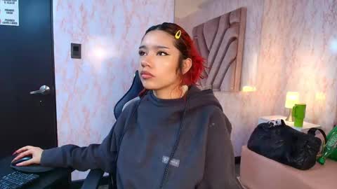 Snapshot of red_pandaa chatting on February 2026 03:27:01 AM red_pandaa online show from February 2026 03:27:01 AM