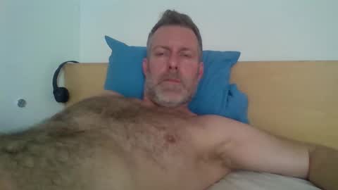 Red online show from November 2025 10:54:01 AM