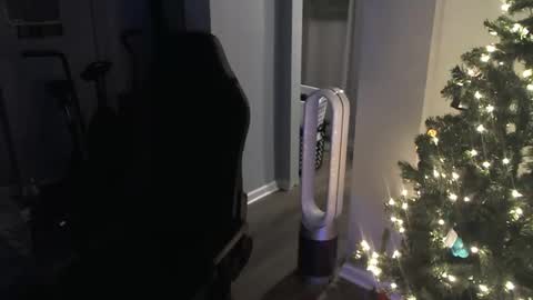 Snapshot of redbeardready4u chatting on December 2024 01:18:01 AM Redbeardready4u online show from December 2024 01:18:01 AM