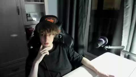 Snapshot of reddissq chatting on December 2024 04:01:02 AM reddissq online show from December 2024 04:01:02 AM