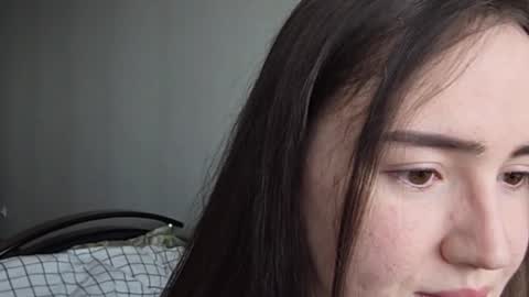 redginbluebersky online show from April 2026 07:20:01 AM