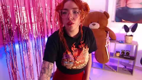 Snapshot of redgirrl_77 chatting on May 2026 11:48:02 AM Mere online show from May 2026 11:48:02 AM