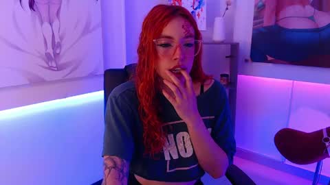 Snapshot of redgirrl_77 chatting on May 2026 12:01:02 PM Mere online show from May 2026 12:01:02 PM