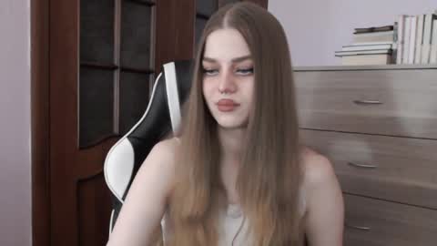 Lily online show from March 2026 01:55:02 AM