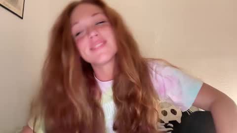 Snapshot of redheaded_fox chatting on March 2025 01:11:01 AM Redheaded Fox online show from March 2025 01:11:01 AM