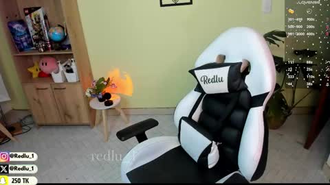 Snapshot of redlu_1 chatting on February 2025 11:31:02 AM Lu Independiet model online show from February 2025 11:31:02 AM