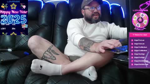 Snapshot of redneckwants2play chatting on January 2025 12:49:01 AM RedneckWants2Play online show from January 2025 12:49:01 AM