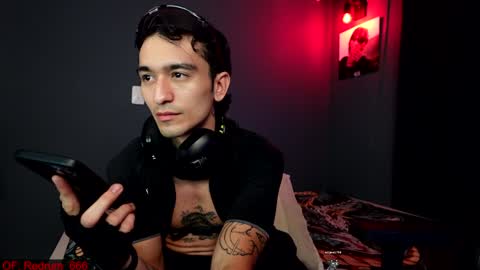 Snapshot of redrum_696 chatting on December 2024 05:05:02 AM Red online show from December 2024 05:05:02 AM