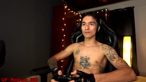 Snapshot of redrum_696 chatting on December 2024 10:06:02 PM Red online show from December 2024 10:06:02 PM