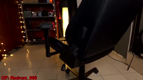 Snapshot of redrum_696 chatting on December 2024 04:27:02 AM Red online show from December 2024 04:27:02 AM