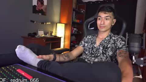 Snapshot of redrum_696 chatting on February 2025 09:05:02 PM Red online show from February 2025 09:05:02 PM