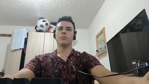 Snapshot of redsoul951869 chatting on September 2025 06:35:01 AM RedsoulReaver online show from September 2025 06:35:01 AM