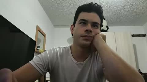 Snapshot of redsoul951869 chatting on October 2025 05:41:02 AM RedsoulReaver online show from October 2025 05:41:02 AM