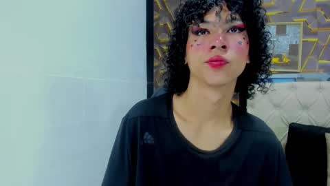 reed_kitty online show from November 2025 01:23:01 PM