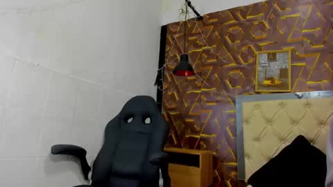 reed_kitty online show from December 2025 01:38:02 PM