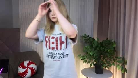 Betty online show from April 2026 08:17:02 AM