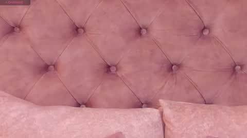 Regina  online show from November 2025 10:34:02 PM