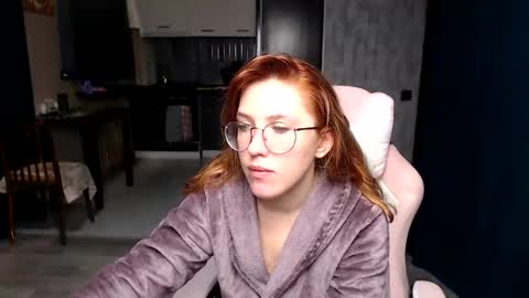 Regina online show from October 2025 01:39:02 AM