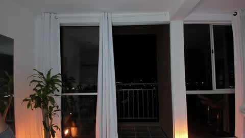 Snapshot of reichel_gray chatting on February 2025 03:11:02 AM REICHEL online show from February 2025 03:11:02 AM