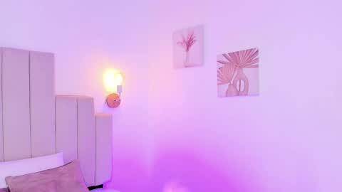 Reika  online show from September 2025 12:29:02 PM