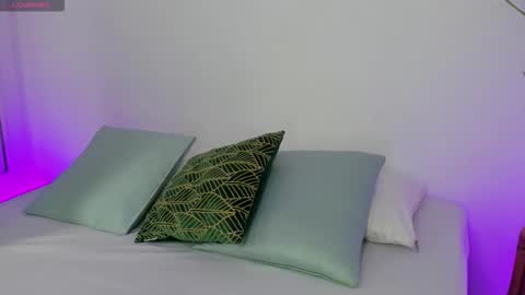 Reika  online show from March 2026 03:39:01 AM