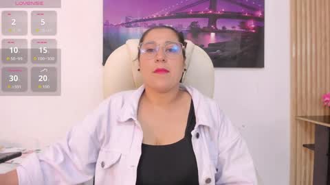 Reina Mia online show from April 2026 11:08:02 PM