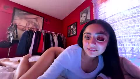 reinaassss online show from April 2026 05:20:02 PM