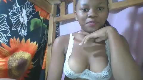 Snapshot of reinechi chatting on May 2026 05:05:02 AM Reinechi online show from May 2026 05:05:02 AM