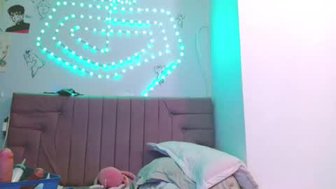 Snapshot of reiv_femboy chatting on March 2026 04:47:01 AM reiv_femboy online show from March 2026 04:47:01 AM