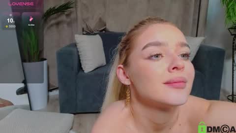 Snapshot of relax_time_ chatting on September 2025 03:27:02 PM Anna online show from September 2025 03:27:02 PM