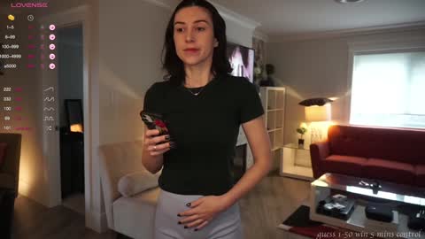 Remi online show from December 2024 06:25:01 PM