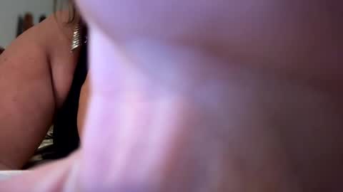 Snapshot of remmissecrets chatting on December 2024 12:18:01 AM remmissecrets online show from December 2024 12:18:01 AM