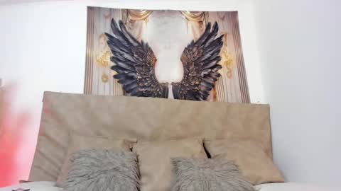 Snapshot of remy_flux chatting on March 2025 07:05:01 PM Laura online show from March 2025 07:05:01 PM