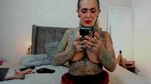Laura online show from May 2026 08:29:01 PM
