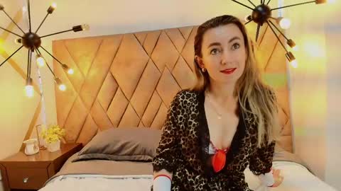 renata_fitnes online show from June 2026 12:19:01 PM