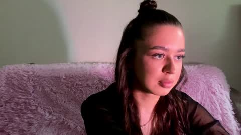 Mila online show from April 2026 03:06:01 PM