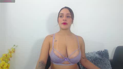 renatabrownn28 online show from April 2026 09:23:02 AM